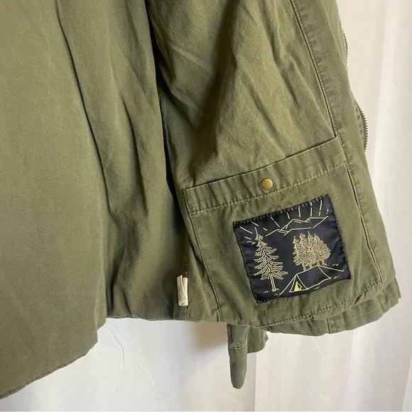 UNITED BY BLUE Women’s Green Cargo Utility Jacket Fill Zip Hood Size Medium - Picture 10 of 15